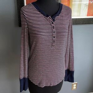 Gap navy/pink finely ribbed stretch knit henley. Small